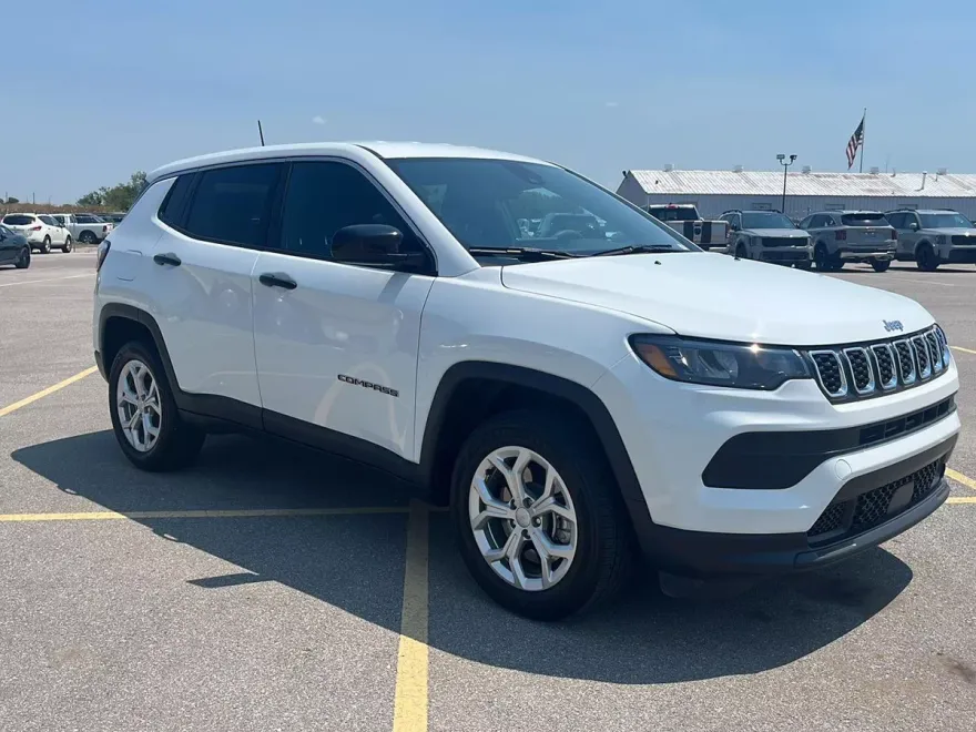 2024 Jeep Compass Sport photo 1