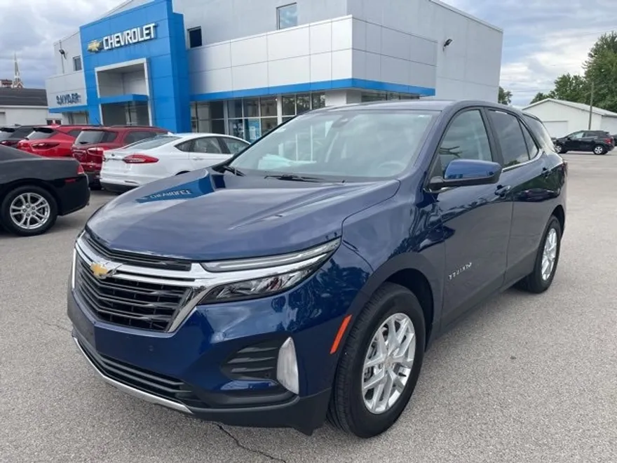 2022 Chevrolet Equinox LT photo 1