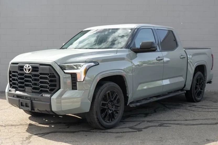 2023 Toyota Tundra SR5 photo 1