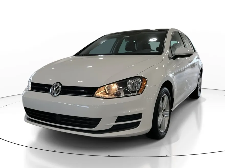 2017 Volkswagen Golf Wolfsburg Edition photo 1