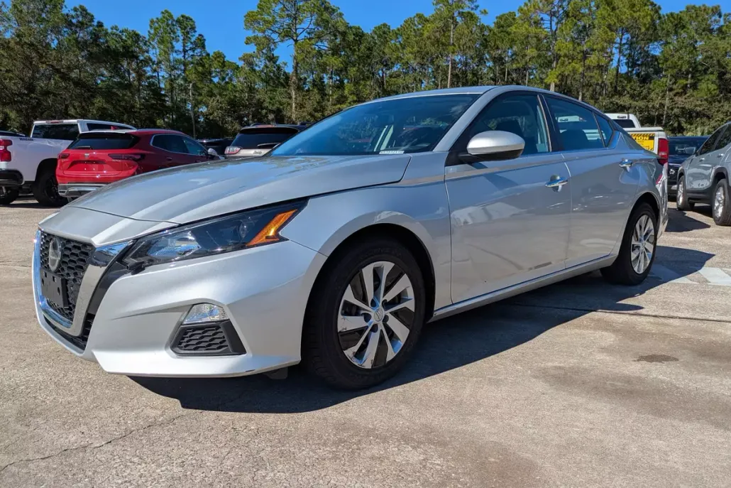 2022 Nissan Altima 2.5 S photo 1