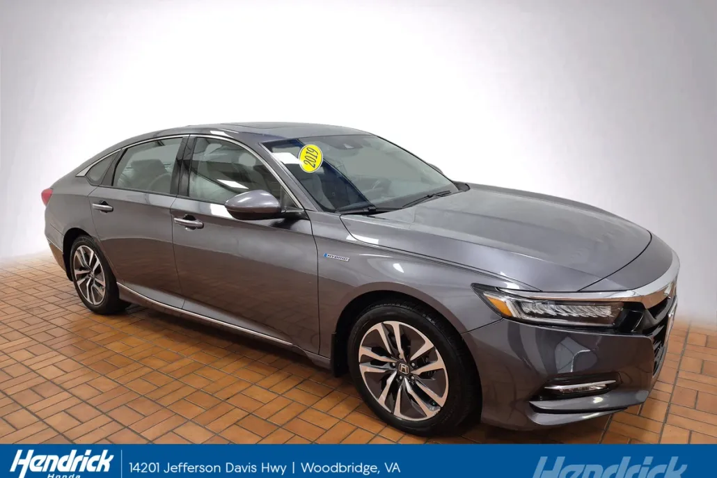 2019 Honda Accord Hybrid Touring photo 1