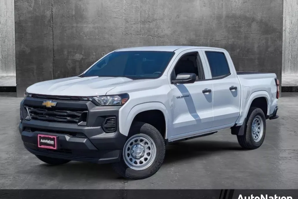 2025 Chevrolet Colorado LT photo 1