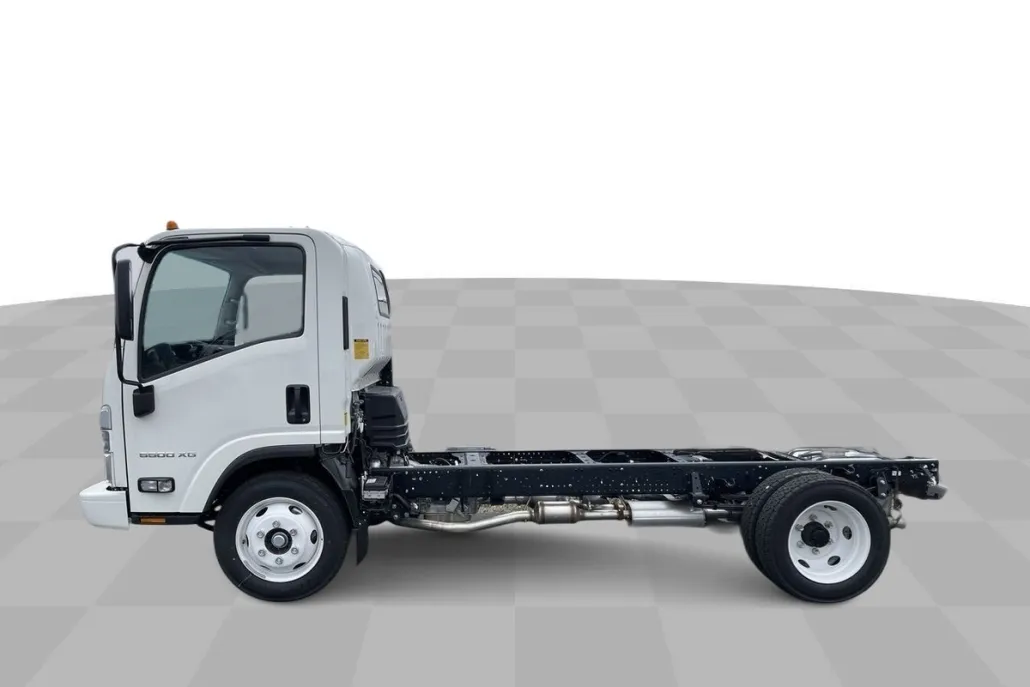 2024 Chevrolet Silverado photo 1
