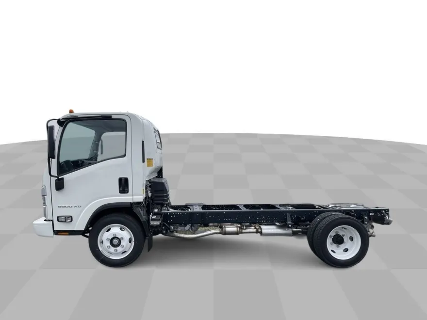 2024 Chevrolet Silverado photo 1