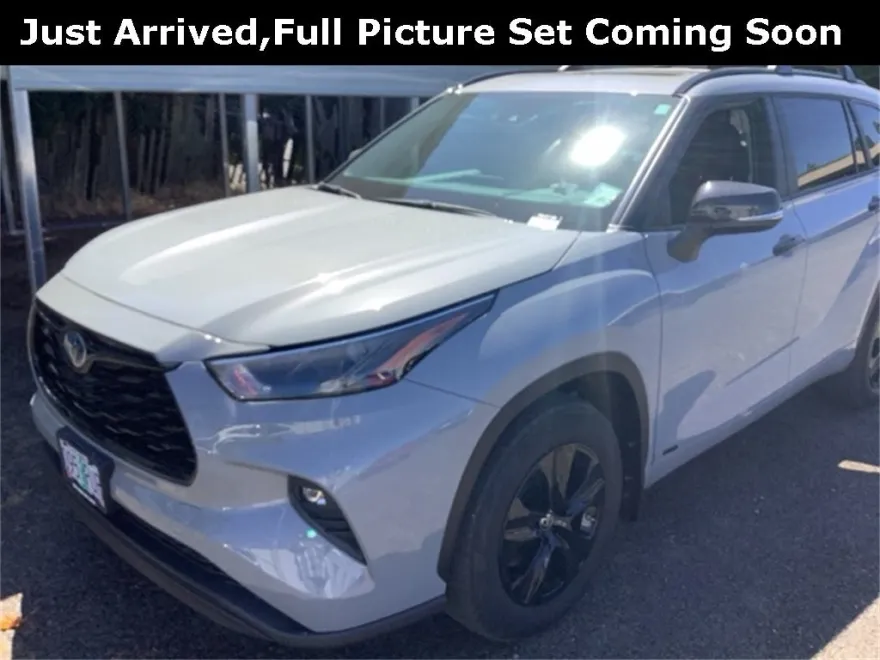 2024 Toyota Highlander Hybrid XLE photo 1