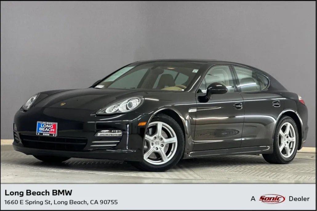 2011 Porsche Panamera 4 photo 1