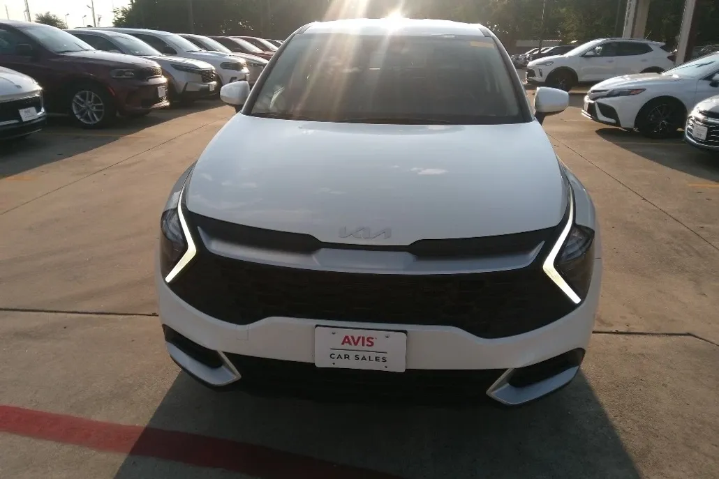 2023 Kia Sportage LX photo 1