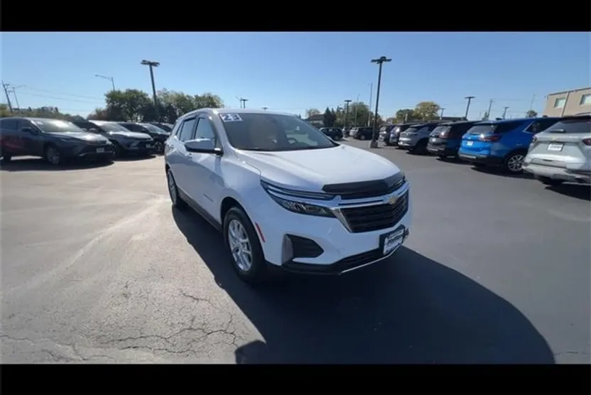 2023 Chevrolet Equinox LT photo 1
