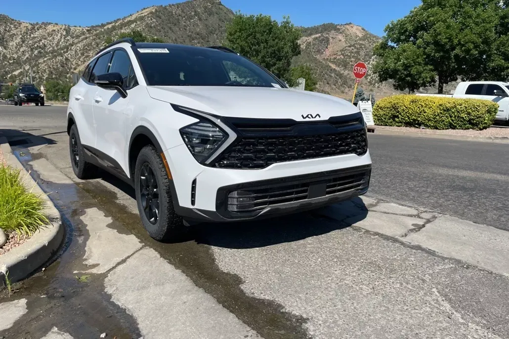 2025 Kia Sportage X-Pro photo 1