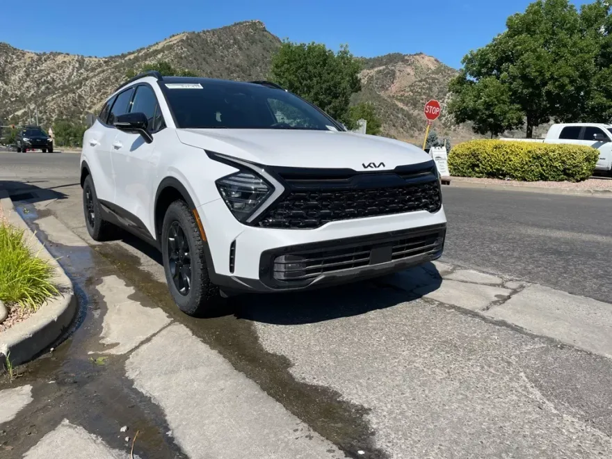 2025 Kia Sportage X-Pro photo 1