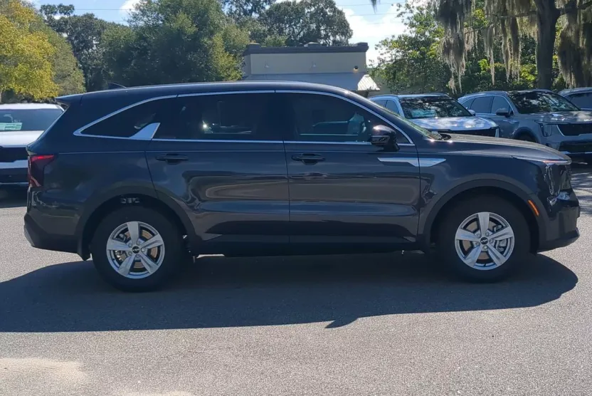 2026 Kia Sorento LX photo 1