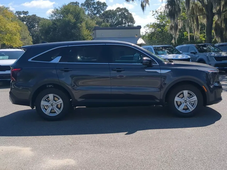 2026 Kia Sorento LX photo 1