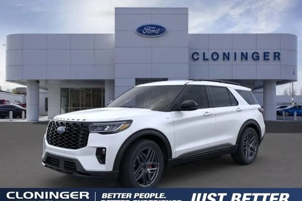 2025 Ford Explorer ST-Line photo 1