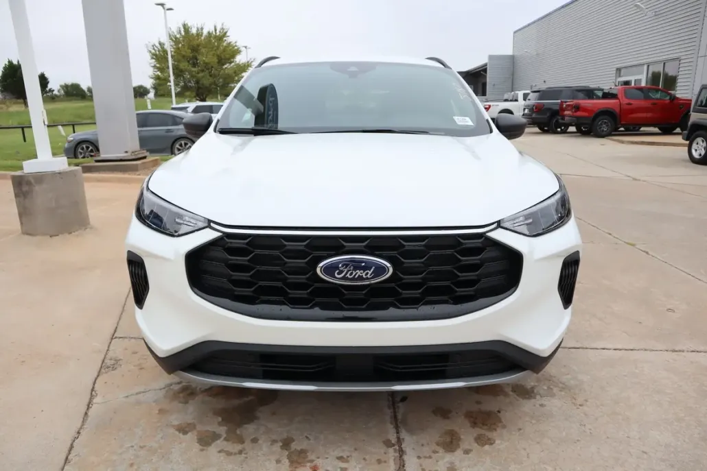 2026 Ford Escape ST-Line photo 1