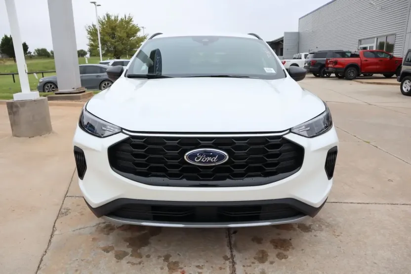 2026 Ford Escape ST-Line photo 1