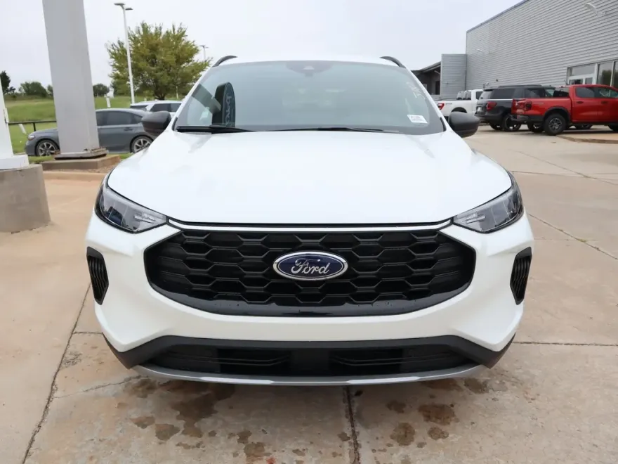 2026 Ford Escape ST-Line photo 1