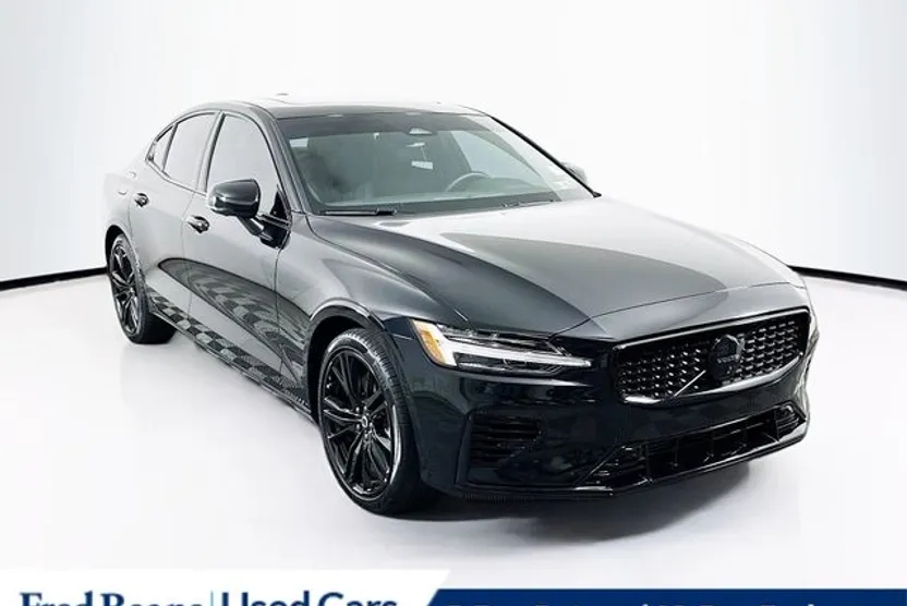 2024 Volvo S60 Recharge T8 Plus Black Edition photo 1