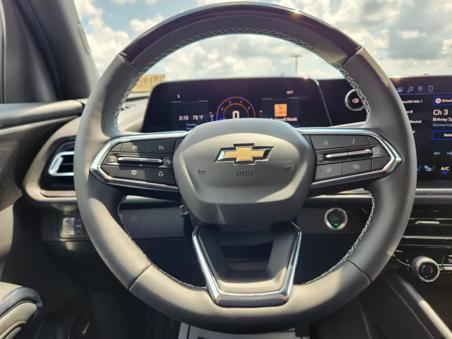 2026 Chevrolet Traverse High Country photo 1