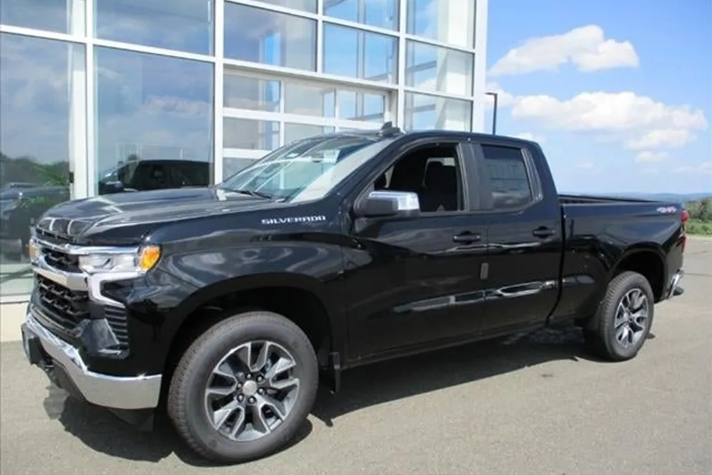 2022 Chevrolet Silverado 1500 LT photo 1