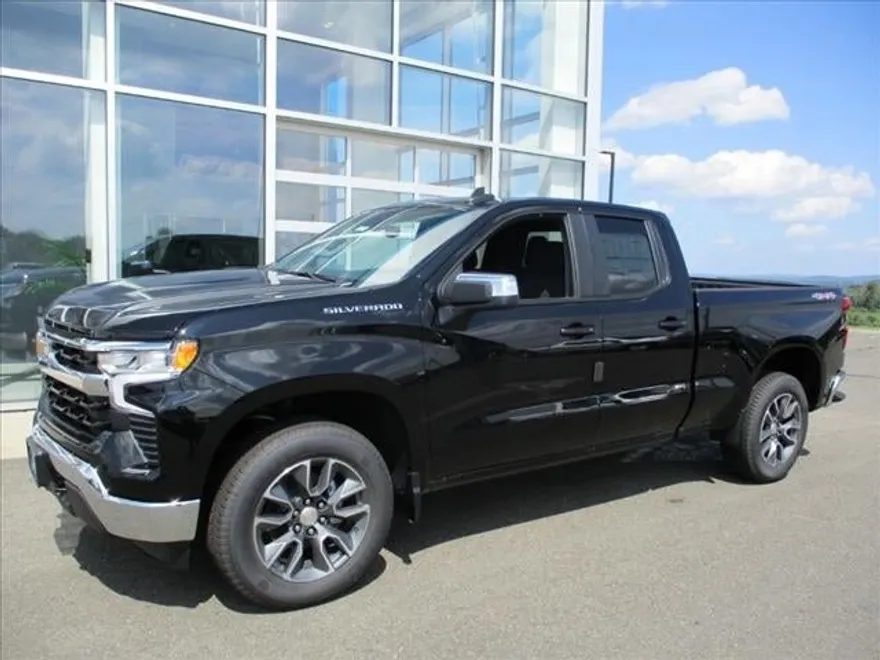 2022 Chevrolet Silverado 1500 LT photo 1