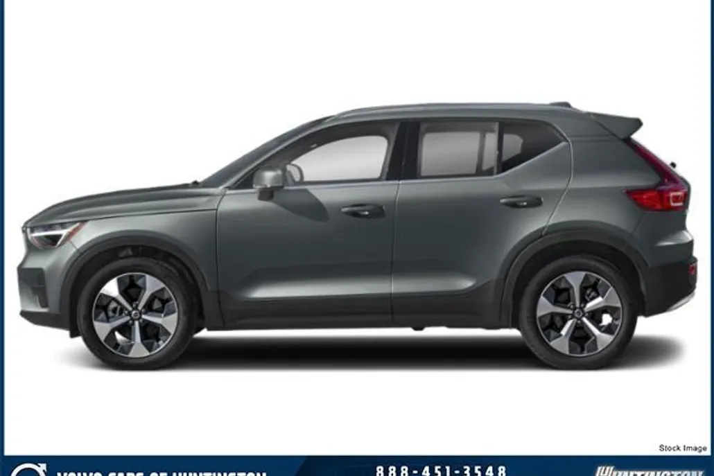 2025 Volvo XC40 photo 1