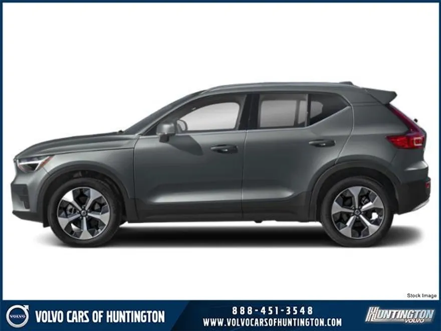 2025 Volvo XC40 photo 1