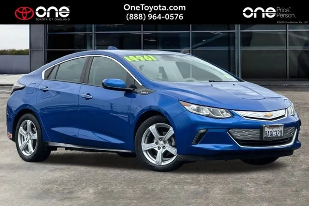2018 Chevrolet Volt LT photo 1