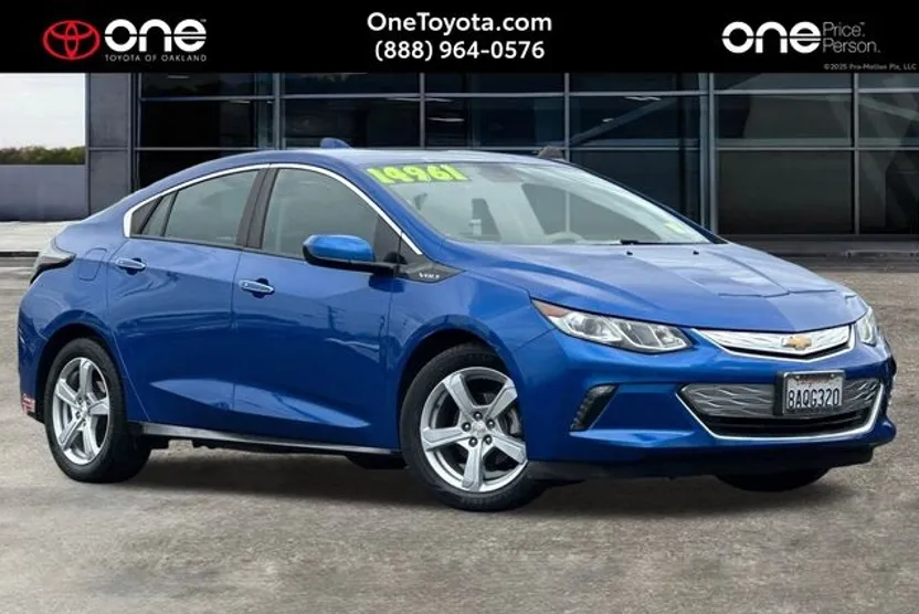 2018 Chevrolet Volt LT photo 1