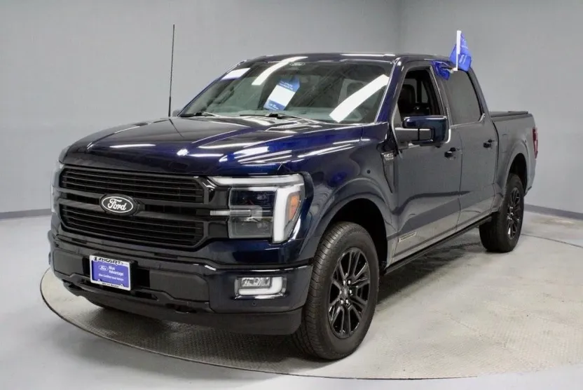 2024 Ford F-150 Platinum photo 1