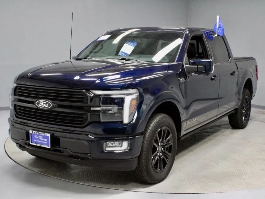 2024 Ford F-150 Platinum photo 1