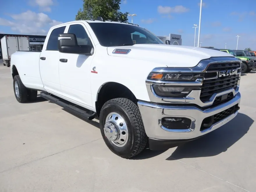 2025 Ram 3500 Tradesman photo 1