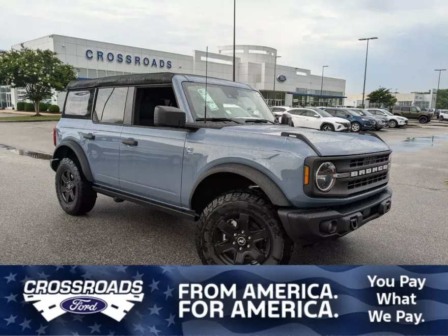 2024 Ford Bronco Black Diamond photo 1