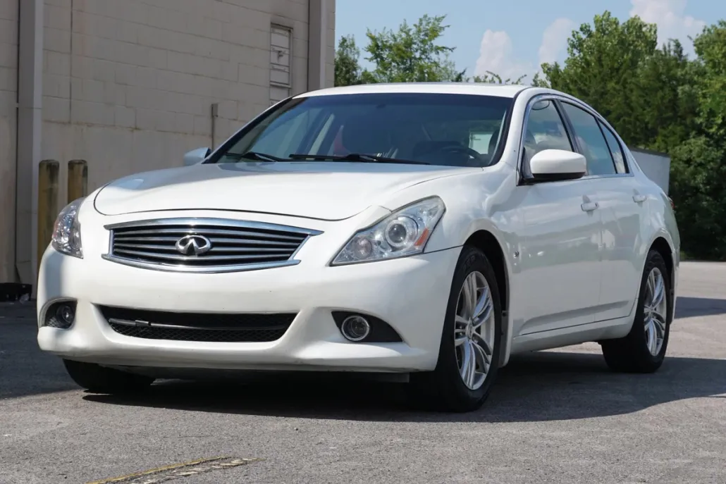 2015 Infiniti Q40 photo 1