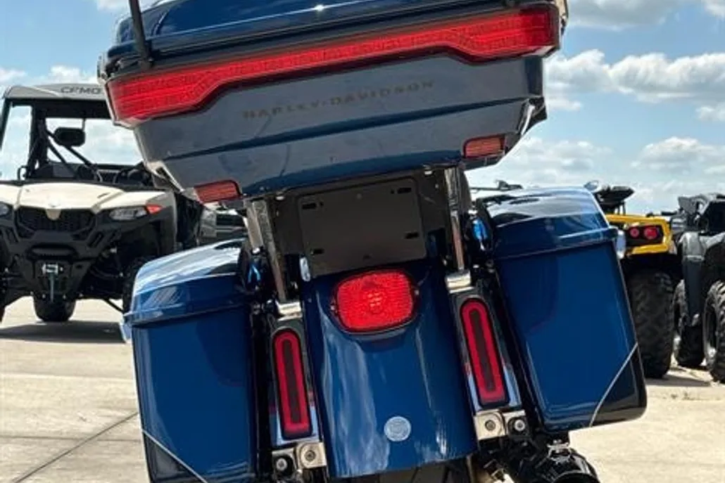 2022 Harley Davidson FLHTK / Ultra Limited photo 1
