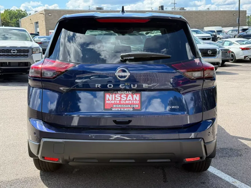 2026 Nissan Rogue SV photo 1