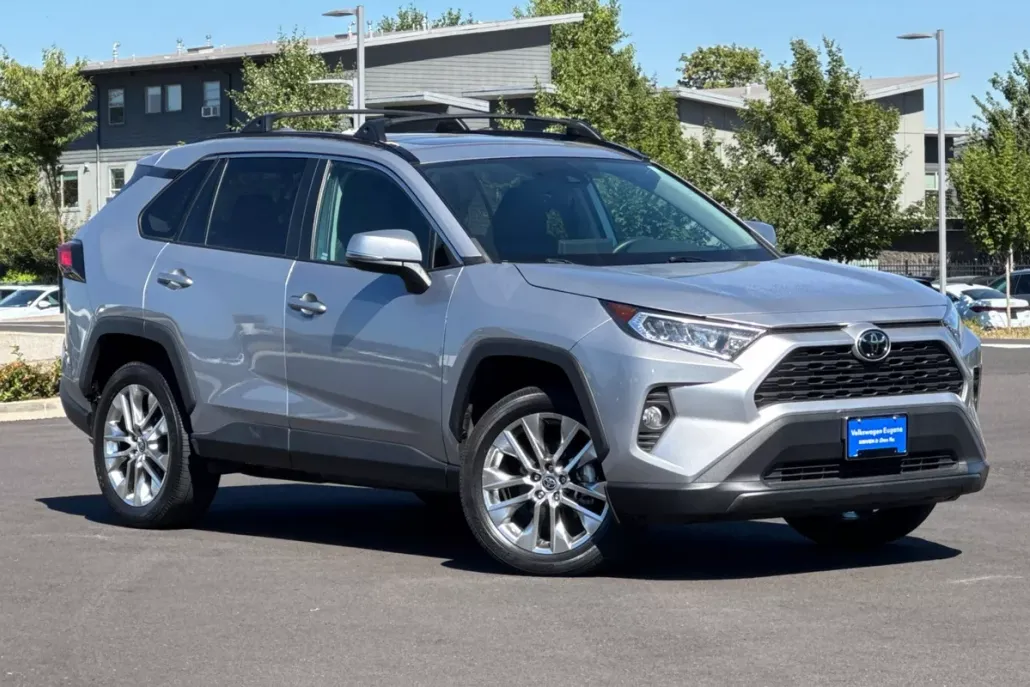 2021 Toyota RAV4 XLE Premium photo 1