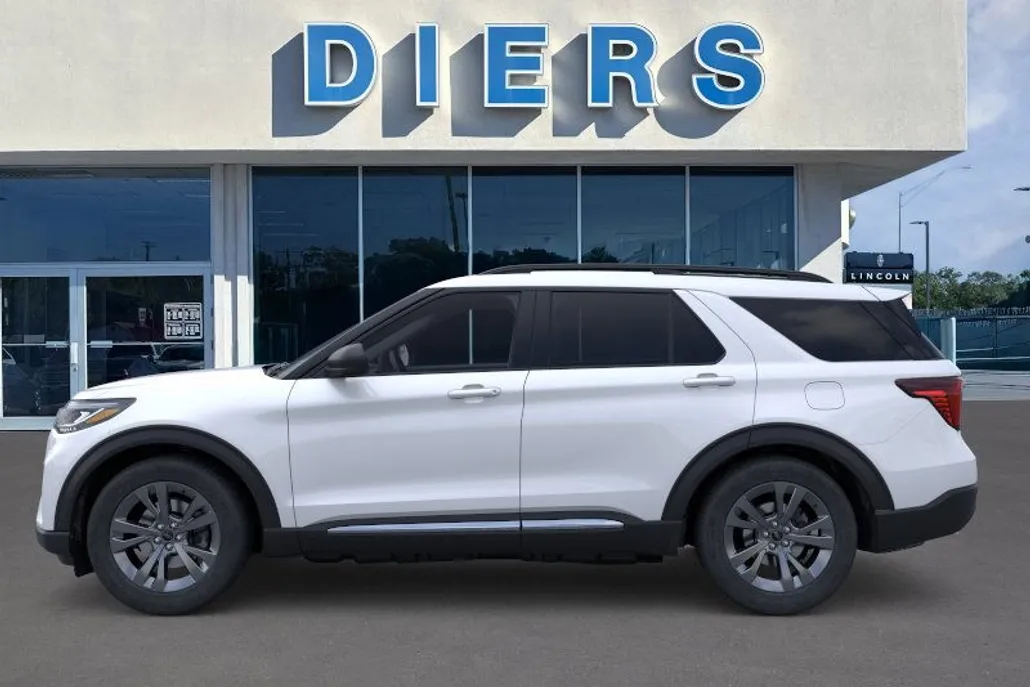 2025 Ford Explorer photo 1