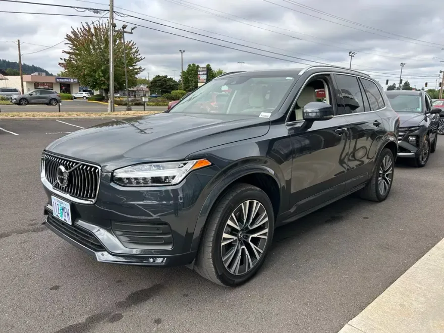 2021 Volvo XC90 T5 Momentum photo 1