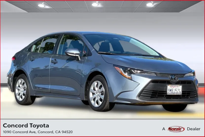 2024 Toyota Corolla LE photo 1