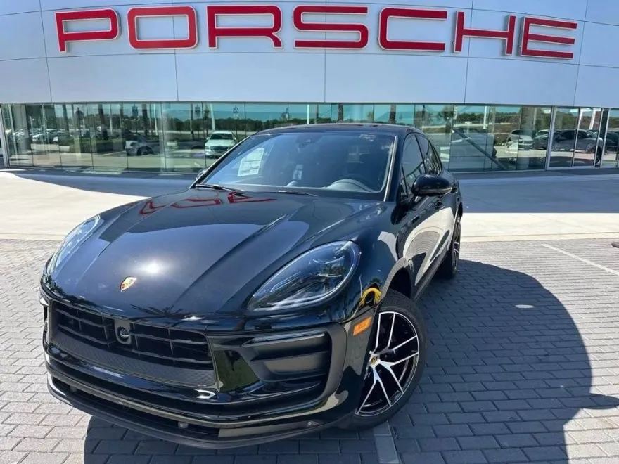 2025 Porsche Macan T photo 1