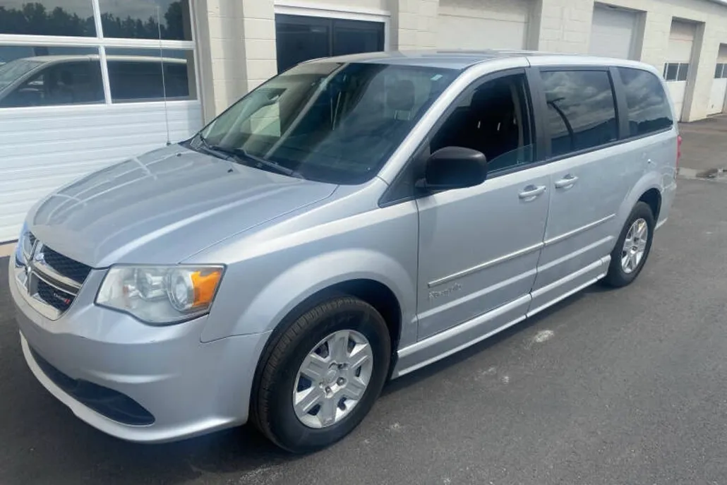 2011 Dodge Grand Caravan Express photo 1