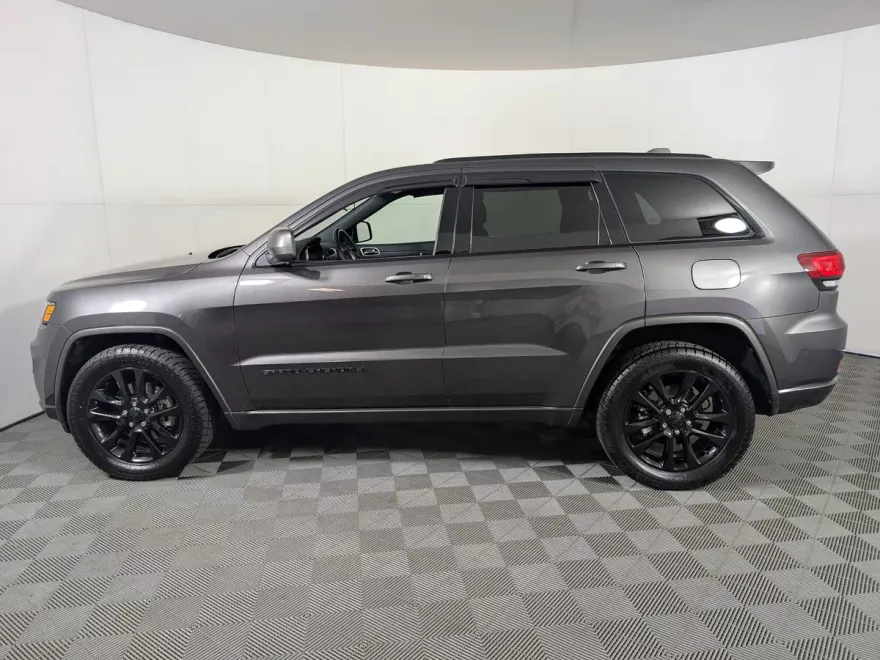 2021 Jeep Grand Cherokee Laredo X photo 1