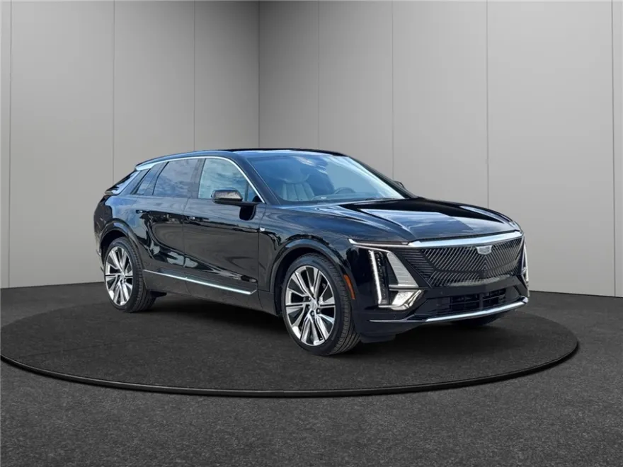 2025 Cadillac Lyriq Luxury Sport photo 1