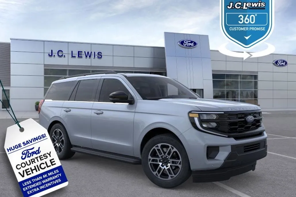 2025 Ford Expedition photo 1