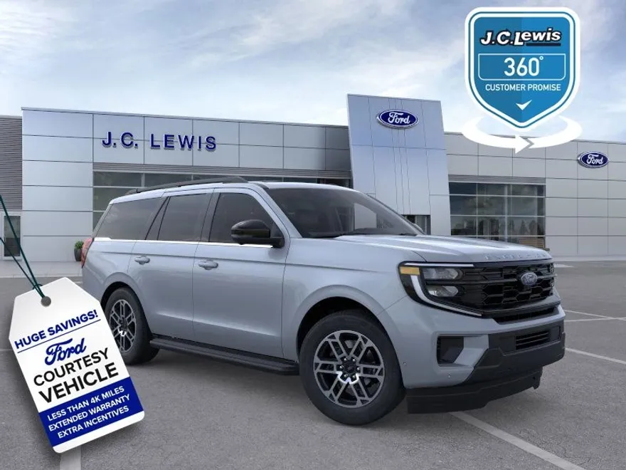 2025 Ford Expedition photo 1