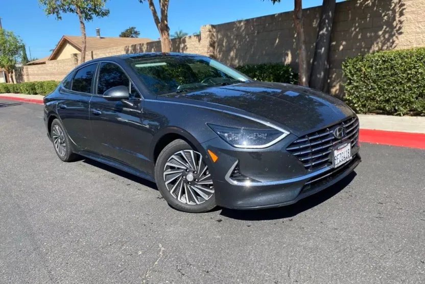 2023 Hyundai Sonata Hybrid Limited photo 1