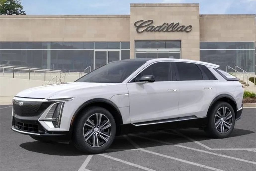 2025 Cadillac Lyriq Luxury photo 1
