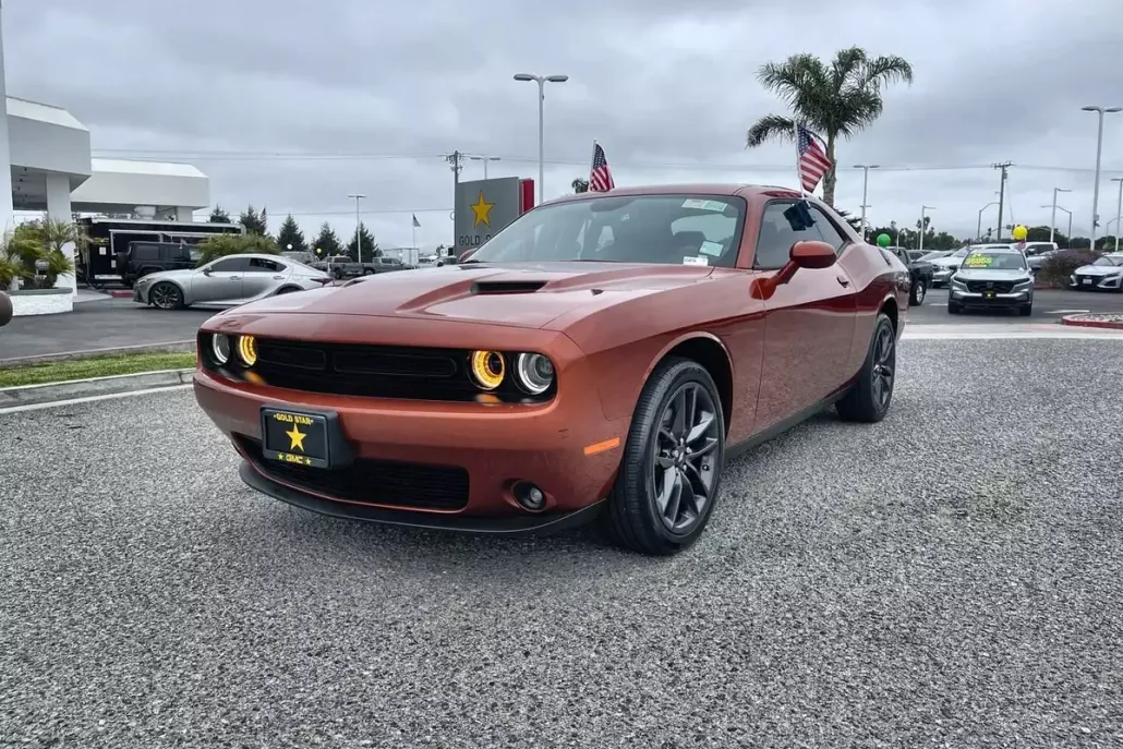 2023 Dodge Challenger SXT photo 1