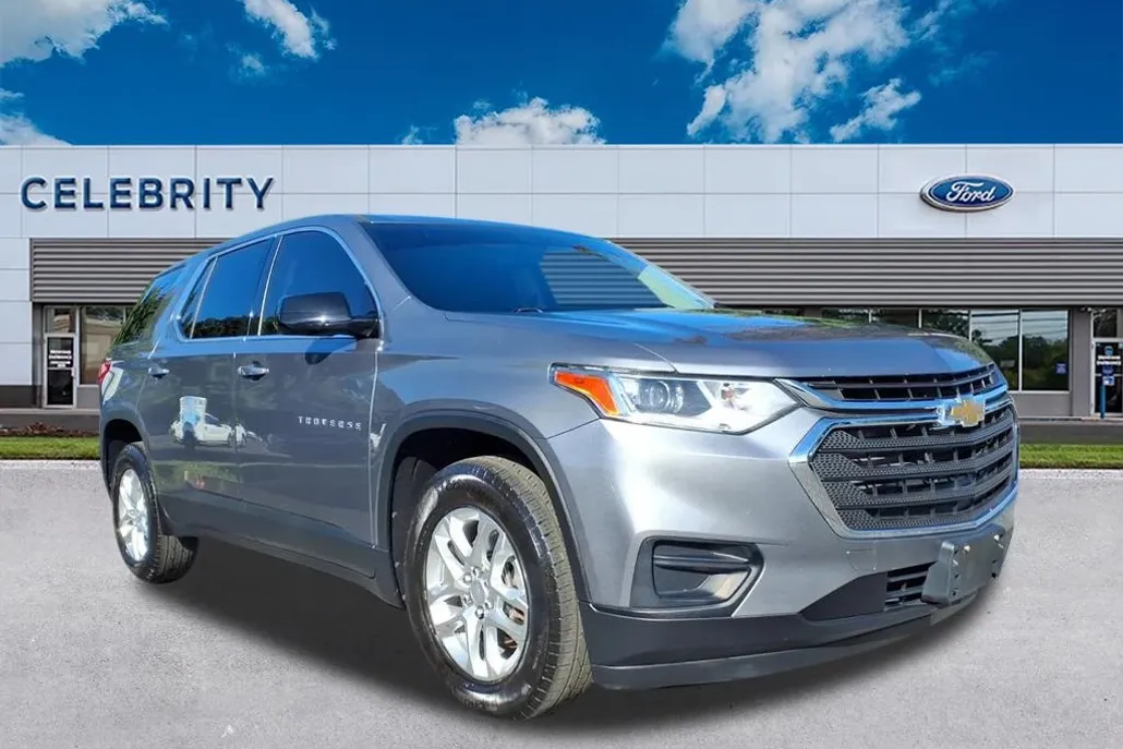 2019 Chevrolet Traverse LS photo 1